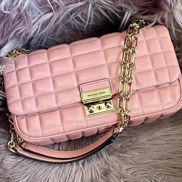 Michael Kors Quilted Pink and Gold Shoulder Bag - Picture 2 of 8